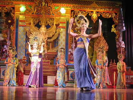 Tiffany's Ladyboy Show - not a woman in sight!