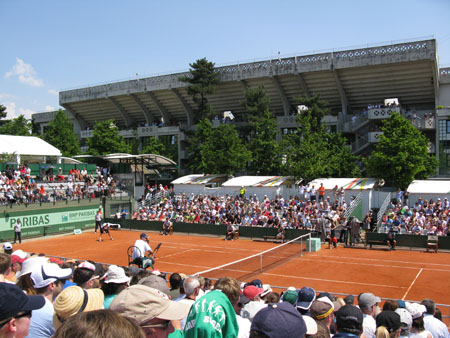 The outside courts have plenty of seating