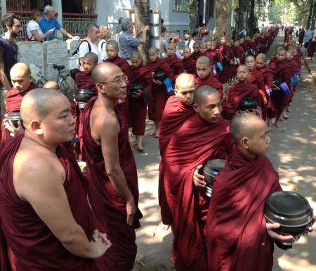  The feeding of the faithfull! A thousand Monks waiting for lunch. Maha Aungmye Bonzan Monastery, Amarapura
