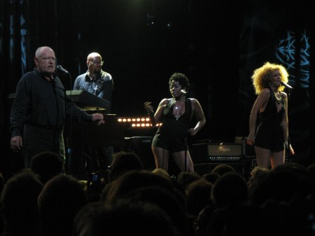 Joe Cocker and friends – attractive back up singers will always keep half the audience’s attention! 