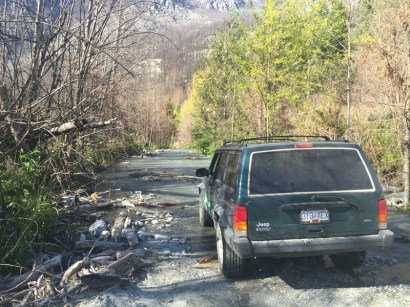 It was at this exact point that Pete abandoned ship! Check the tyres to see it was just surface water with no depth.