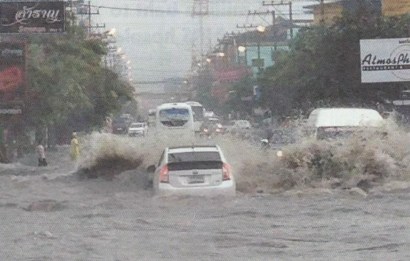 What was Pete worried about? This is a flooded road and like many Thais I occasionally drive though conditions like this in Thailand.